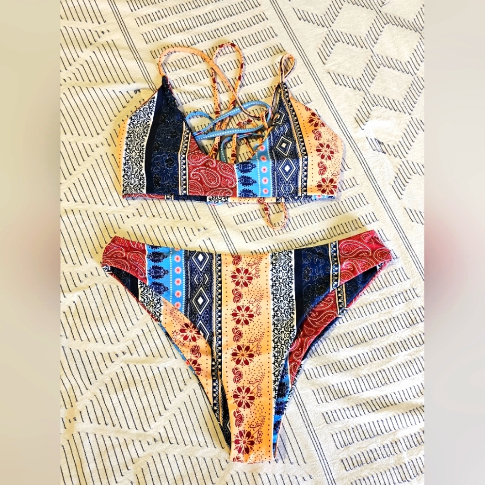 Zaful bikini set. M top L bottom.
